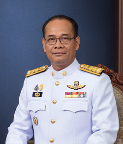 นายพยุ  น้อยทิม (หัวหน้างานวางแผนและงบประมาฯ)